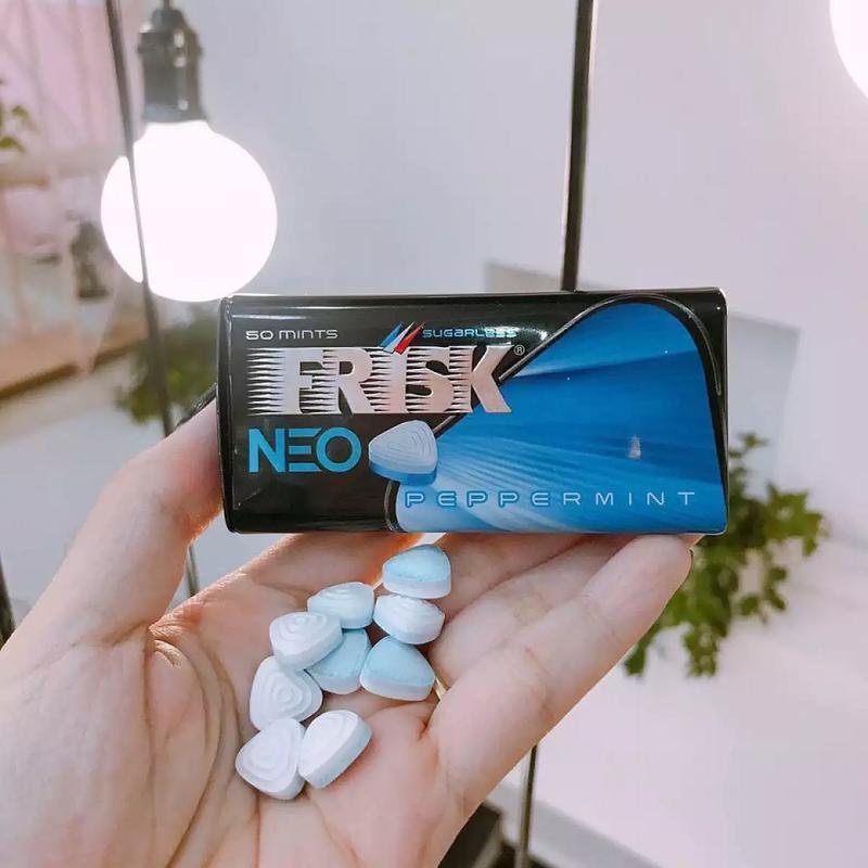 Frisk Neo Peppermint kẹo ngậm BJ bạc hà phòng the Nhật Bản hộp 50 viên thơm mát Frisk Neo Peppermint kẹo ngậm BJ bạc hà phòng the Nhật Bản hộp 50 viên thơm mát